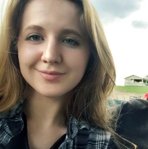 Meet your Posher, Alicia